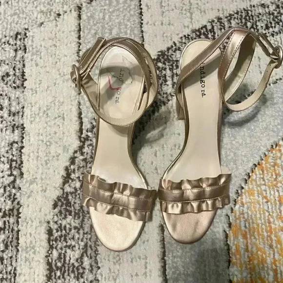 INDIGO RD. ROSE GOLD SANDIE BLOCK HEEL SANDAL - Picture 3 of 8